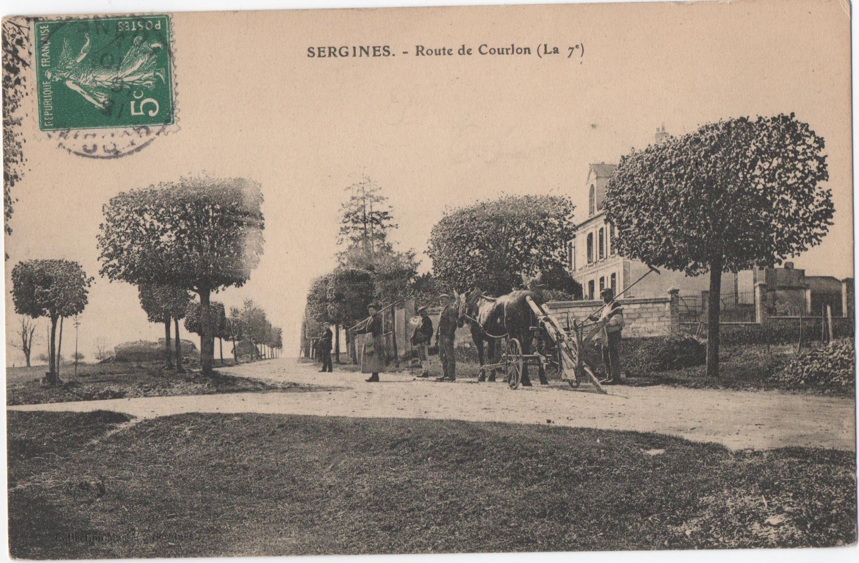 La rue de la Septième, vers la rue du Cimetière