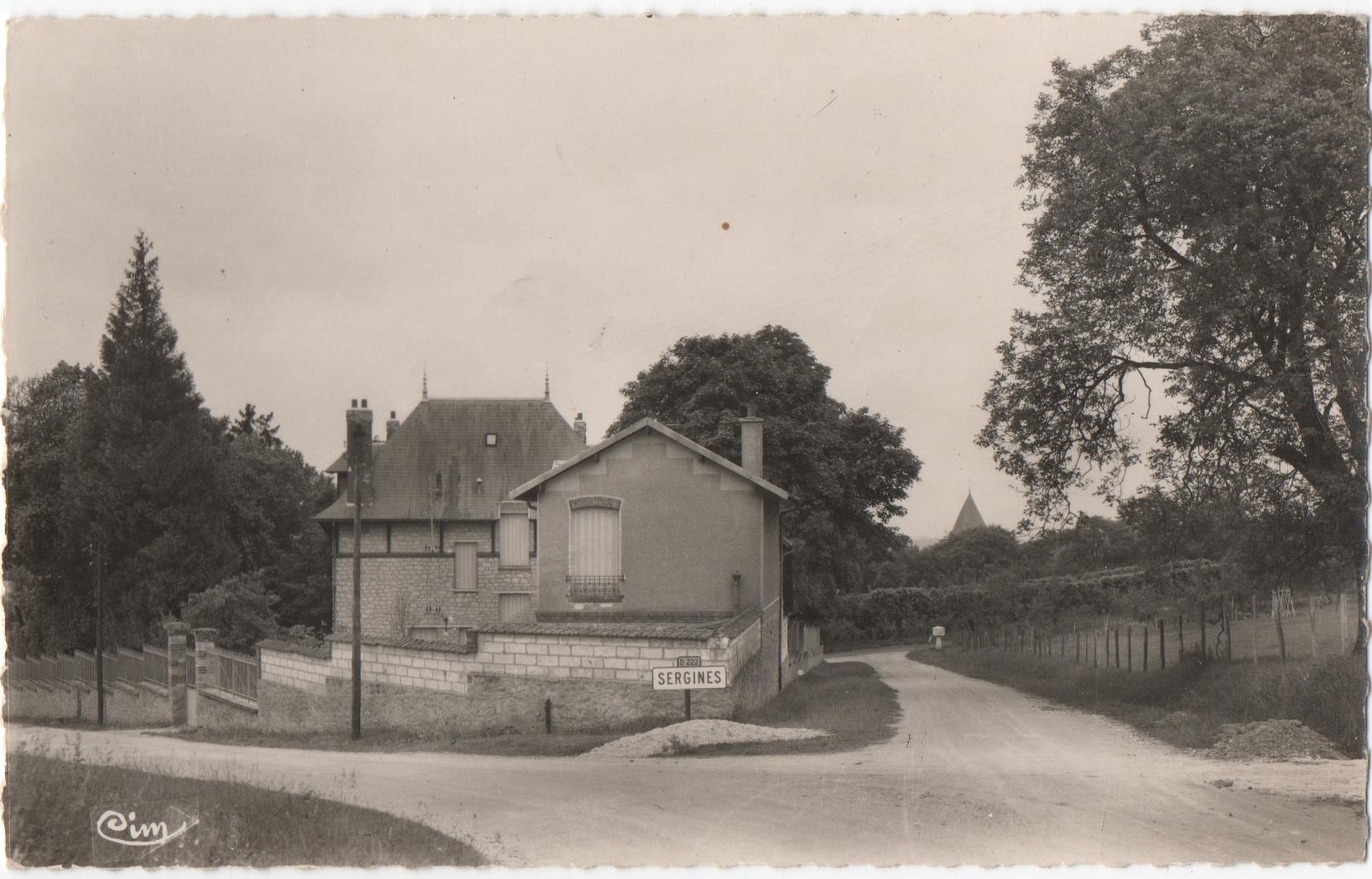 Intersection de la rue des Treilles et de la rue du Château