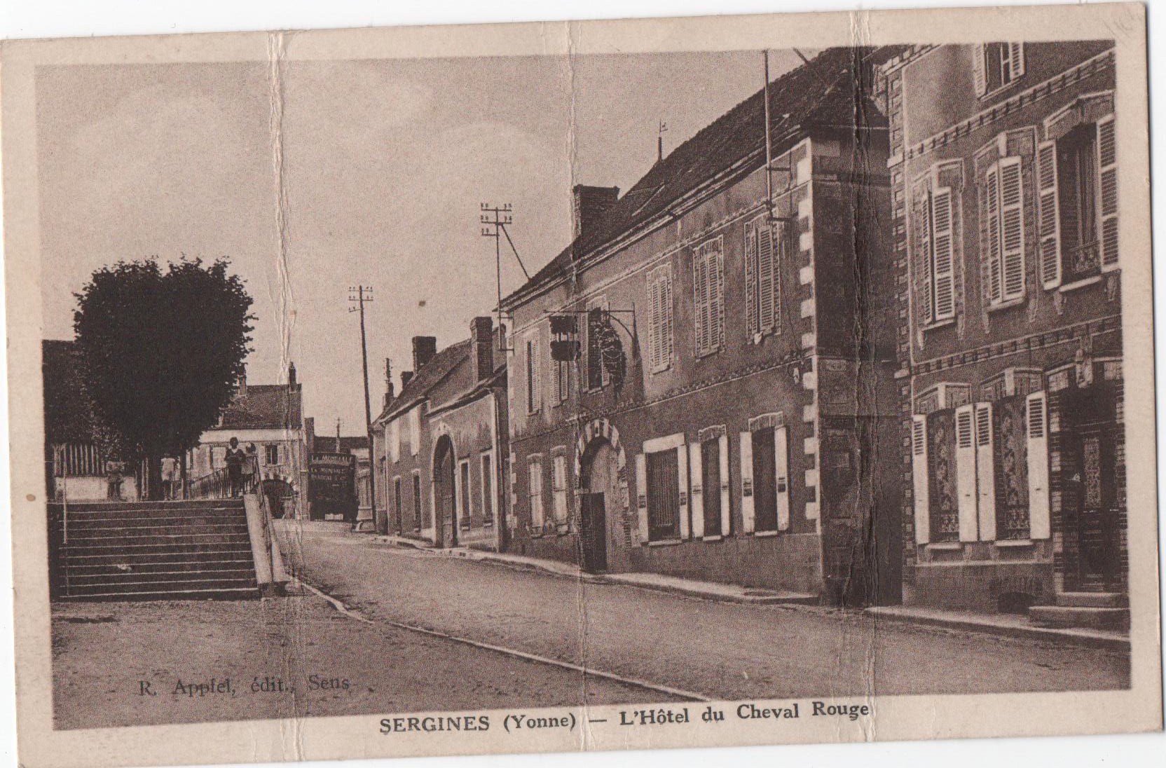 l'Hôtel du Cheval Rouge, actuel presbytère rue de l'Hôtel de Ville